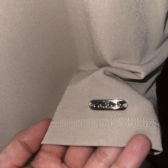 Calvin Klein women’s blouse size Large. In amazing condition. Only worn once. 🤎 - Picture 4 of 4